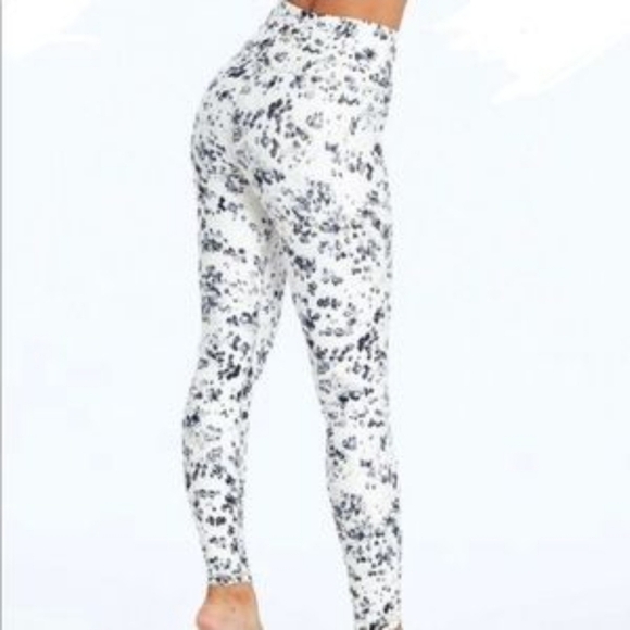 Balance Collection, Women's Leggings, Size Small - Picture 3 of 15